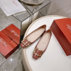 Roger Vivier flat shoes